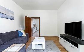 Modern Apartment 6Min From The Prague Castle